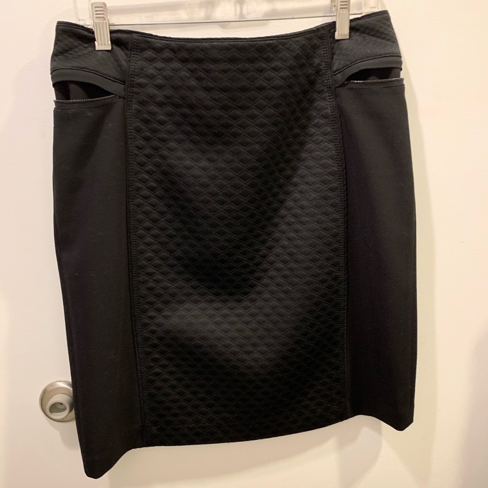 WHITE HOUSE BLACK MARKET SKIRT